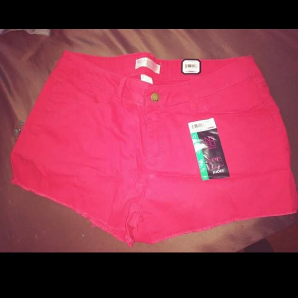 Shorts - Picture 1 of 2